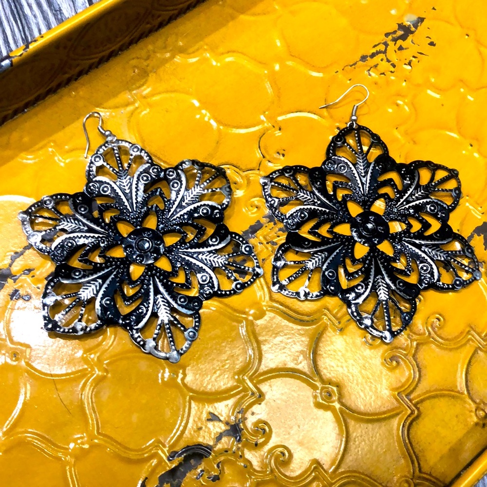 Black flower earrings